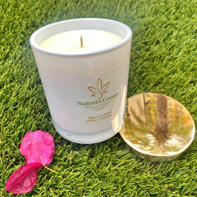 V FOR VIBES candles